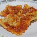 Ravioli ripieni di zucca , noci e gorgonzola