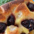 Focaccia dolce con ciliegie/Flat Cake with[...]