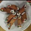 Cannoli alla siciliana con ricotta e canditi[...]