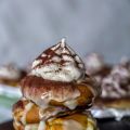 ciambelle di pasta choux al forno con crema[...]