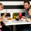 BAMBINI AL RISTORANTE: COME COMPORTARSI