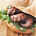CUCINA PUGLIESE: Panino con polpo arrosto e[...]