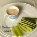 Hummus di cannellini con zucchine e sedano