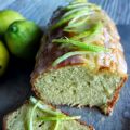 Cake al limone glassato