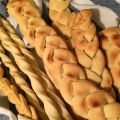 Trecce e grissini con esubero di pasta madre
