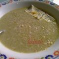 Vellutata di broccoli con noci e gorgonzola