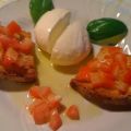 BRUSCHETTE AGLIATE AL POMODORO