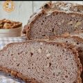 Pane Nero con noci