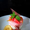 MOUSSE AL RISO E FRAGOLA CON CIALDA CROCCANTE[...]