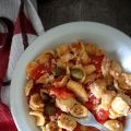 Orecchiette con pomodori scottati, olive[...]