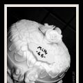 Torta con rose gialle e bianche