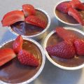 BUDINO AL CIOCCOLATO CON LE FRAGOLE