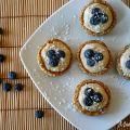Crostatine crudiste ai mirtilli