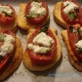 Bruschetta con San Marzano al forno e robiola