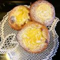 Brioches schiacciate con la crema