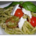 Trofie al pesto di basilico con pomodorini e[...]