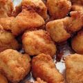 Polletto fritto con crocchette di patate e[...]