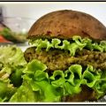 HAMBURGER DI QUINOA E AVOCADO