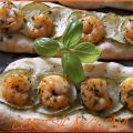 Crostone di pizza con zucchine e gamberetti