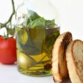 Olio aromatizzato all'aglio