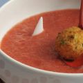 Gazpacho con frittelle di pesce