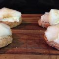 Finger food: crostino integrale con crema di[...]