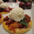 Crostatine di prugne rosse con gelato di yogurt[...]