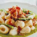 Gnocchi di Ricotta con Asparagi Pancetta