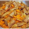 Stufato di salsiccia con funghi e carote