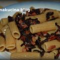 Pasta con cavolo stufato e speck