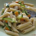 Pasta fredda con zucchine e surimi