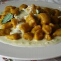 Gnocchi di zucca su crema di Taleggio e salvia