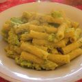 PASTA BROCCOLI E HUMMUS