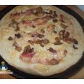 PIZZA CON BACON,PORCINI E PARMIGIANO