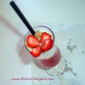 Flute di fragole e creme fraiche con biscottino