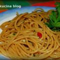 Spaghetti con aglio, olio e peperoncino
