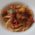 Strozzapreti con salsiccia, pomodorini e[...]