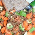 Insalata di lenticchie, carote ed avocado