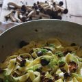 Tagliatelle con funghi pioppini e finocchi