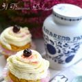 Cupcake veg con chantilly al cocco e amarena