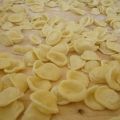 Orecchiette con pomodorini fiaschetto e ricotta[...]