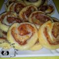 Girelle di sfoglia prosciutto e mozzarella