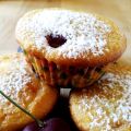 MUFFIN ALLE CILIEGIE E PANNA ACIDA