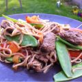Metti una sera esotica a cena: noodles con[...]