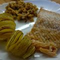 Salmone e ciuffetti di calamaro con contorno[...]