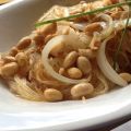 SPAGHETTI DI SOIA CON SALMONE E VERDURE[...]