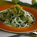 Linguine di riso con le zucchine