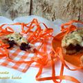 Crostata con pesche e mirtilli