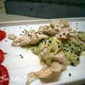 Nodini di petto di pollo con salsa di avocado e[...]