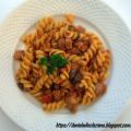 Fusilli con il tonno fresco e pomodorini